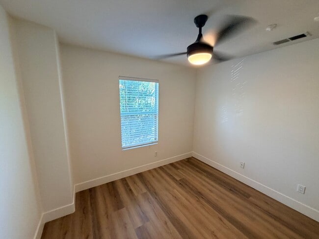 Building Photo - 2 bed 2.5 bath Condo in Camden Park