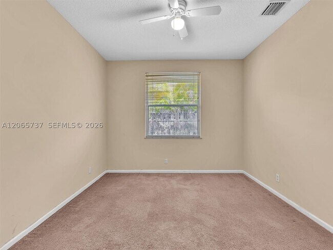 Building Photo - 11335 Lakeshore Dr