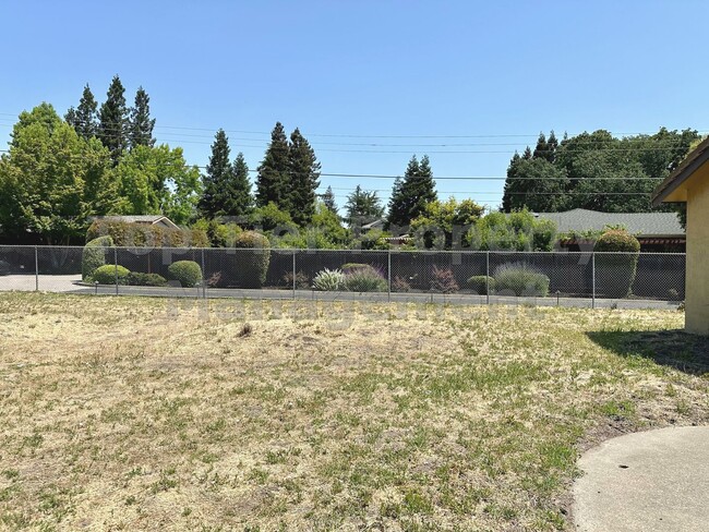 Building Photo - Very nice 3 Bed, 2 Bath, 1,919 Sqft Walnut Creek house available August 5th for lease !