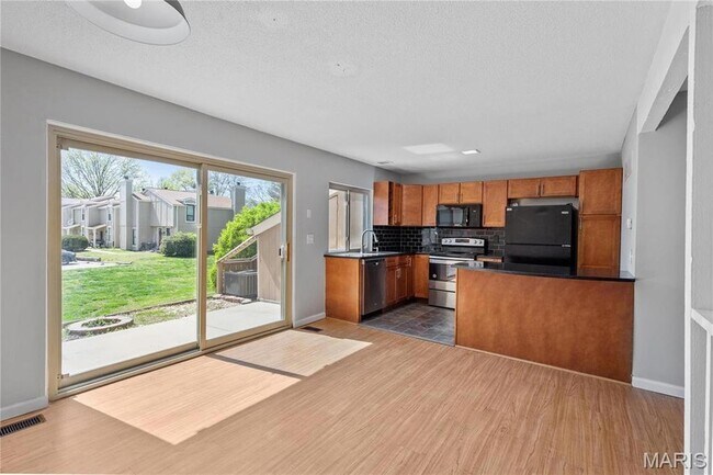 Building Photo - 147 Harbor View Dr