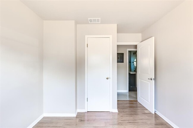 Building Photo - 501 Krebs Ln