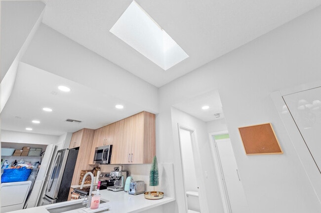 Building Photo - 7460 La Paz Blvd