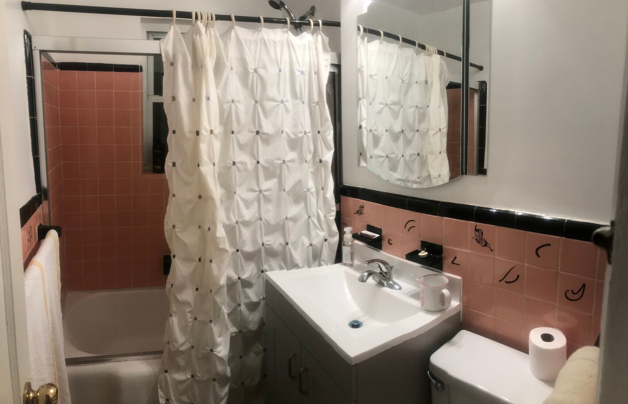 Bathroom - 20-15 Parsons Blvd