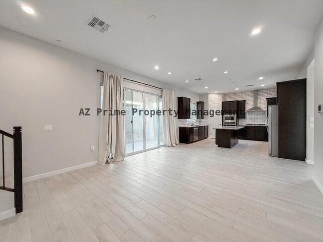 Building Photo - 5138 E Anderson Dr