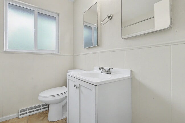 Building Photo - 1731 Auburn Dr