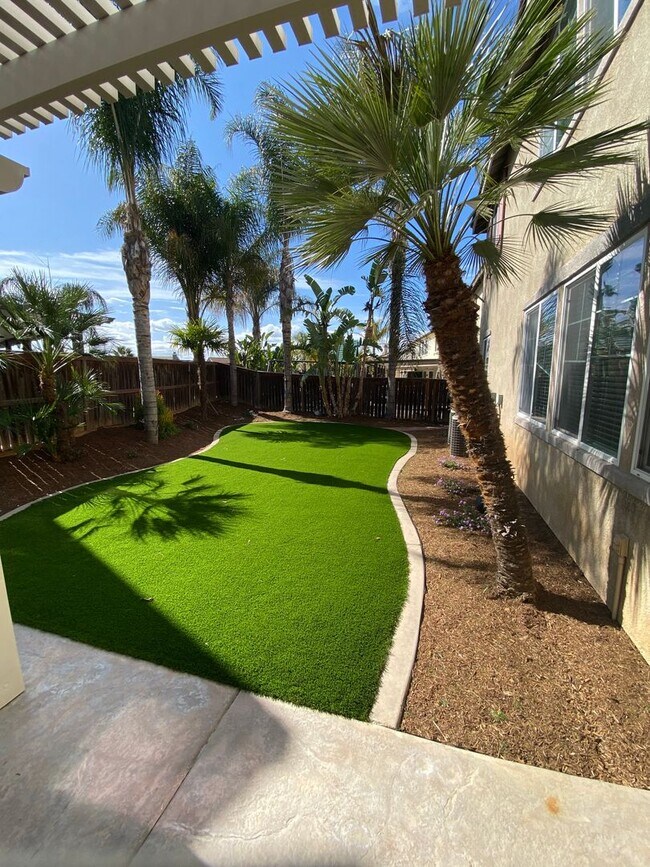 Building Photo - Beautiful 5 Bedroom Home in Murrieta Available!