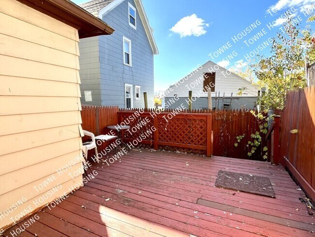 Building Photo - 114 Huetter Ave