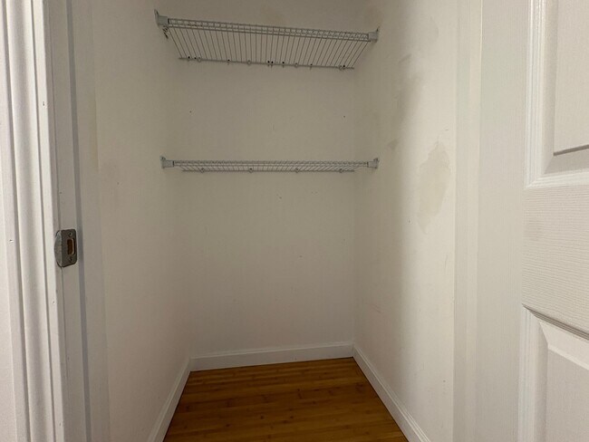 Building Photo - 35a Chilmark St