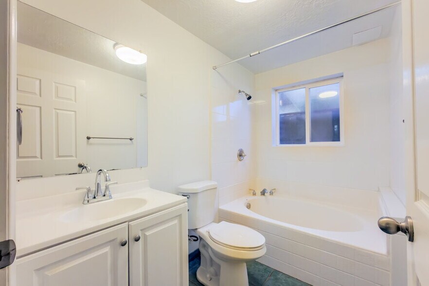 Building Photo - 1847 N 725 W