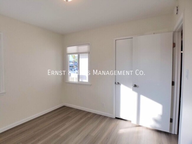 Building Photo - 3080 Palo Verde Ave