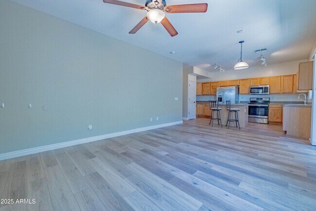 Building Photo - 2723 E Schiliro Cir