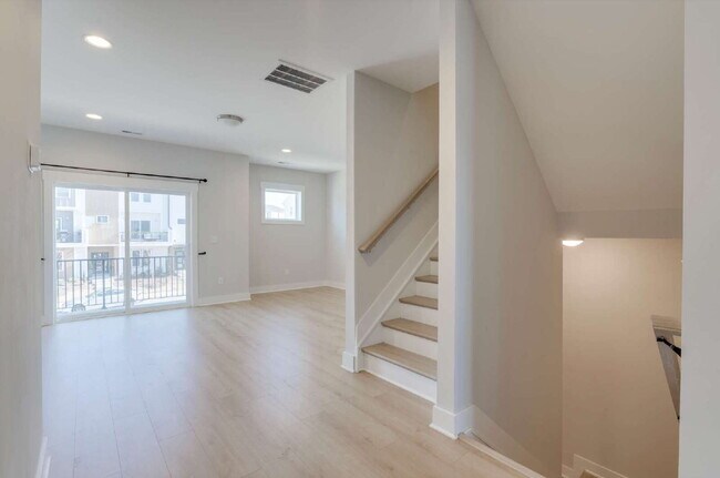 Building Photo - Spacious 4-Bedroom Townhome in Wendell Falls