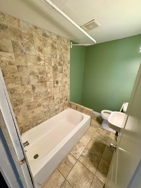 Building Photo - 148 Beyne St