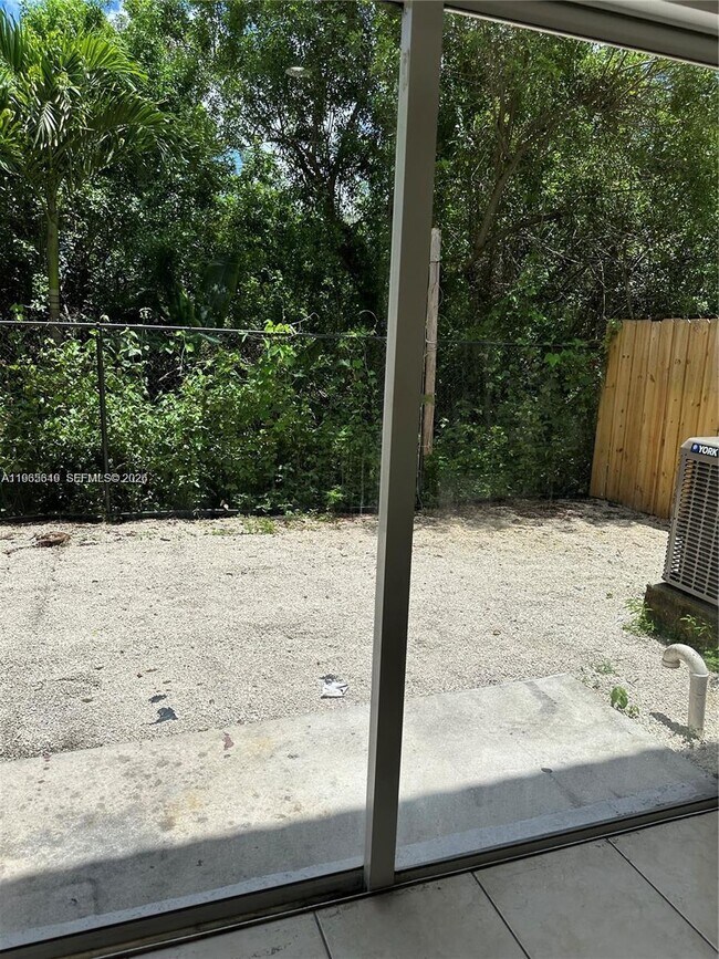 Building Photo - 3085 SE 17th Ave