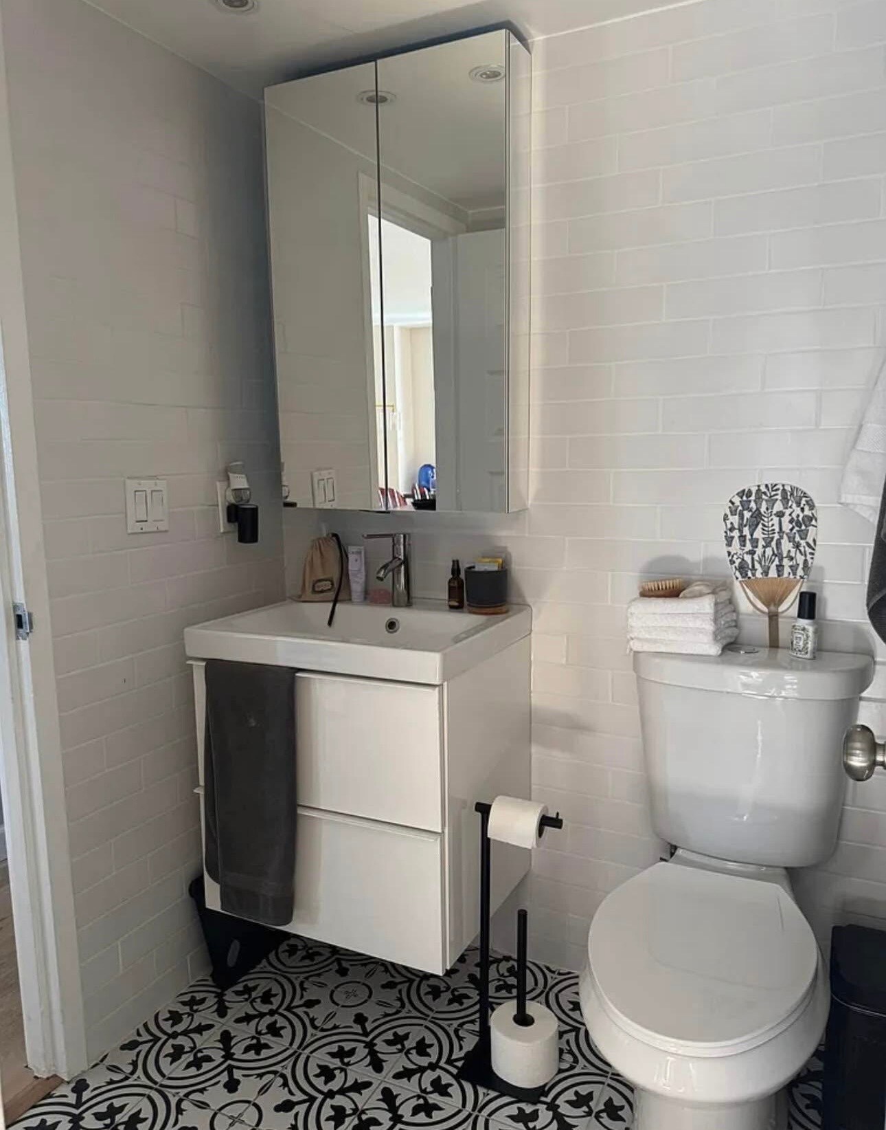 Building Photo - 4242 East West Hwy