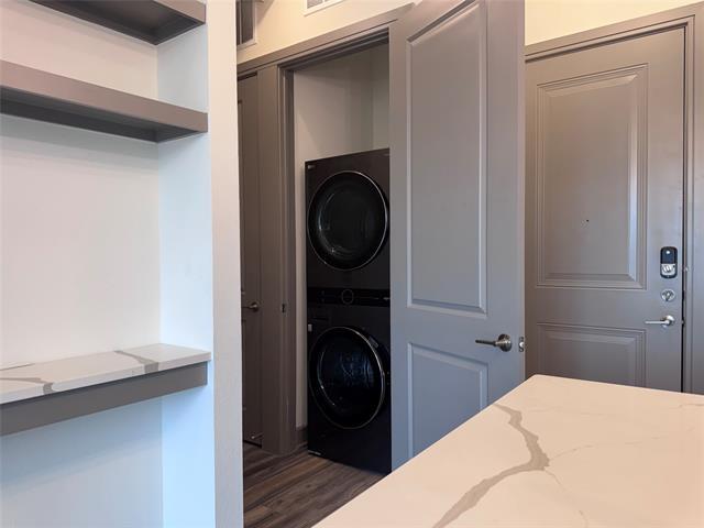 Building Photo - 2700 Old Denton Rd