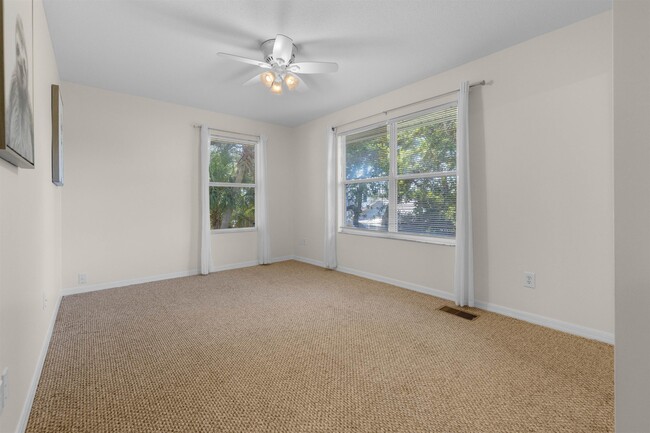 Building Photo - 109 B St