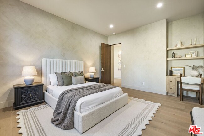 Building Photo - 14273 Greenleaf St