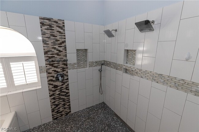 Building Photo - 7500 Cameron Cir