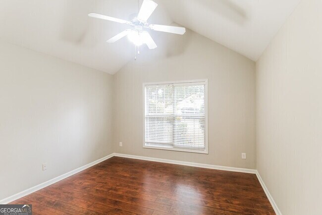 Building Photo - 1072 Fairmont Park Dr