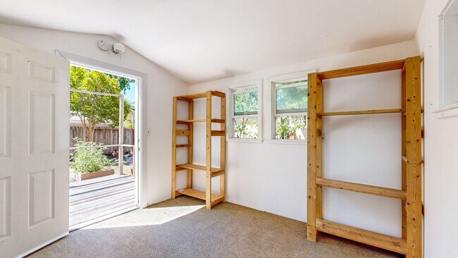 Building Photo - Beautiful 2 Bedroom 2 Bathroom Single Fami...