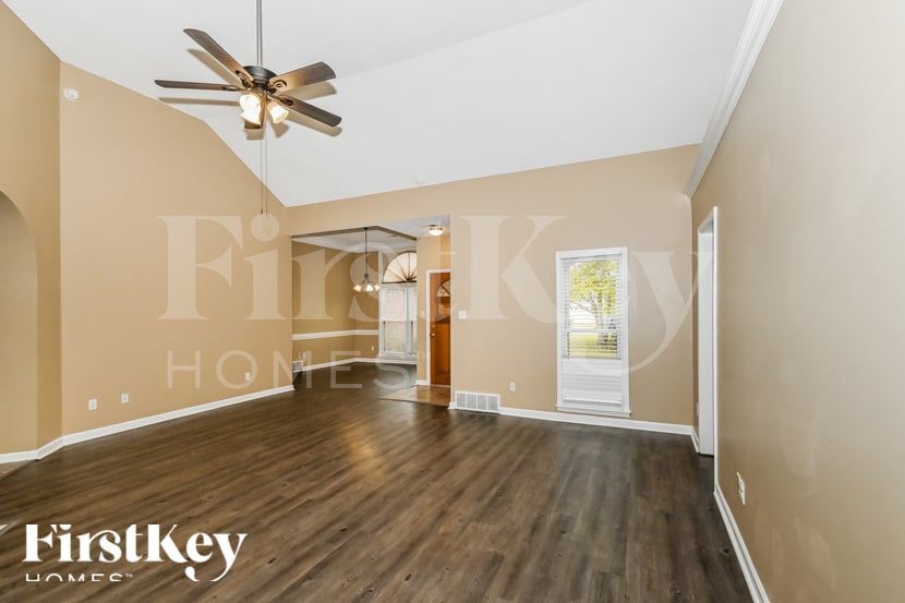 Building Photo - 844 Tropicana Dr E