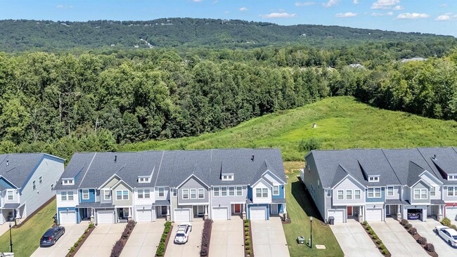 Building Photo - 46 Mardale Ln