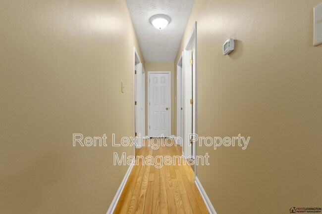 Building Photo - 531 Bell Pl Dr