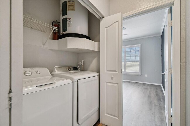 Building Photo - 5000 Culbreath Key Way