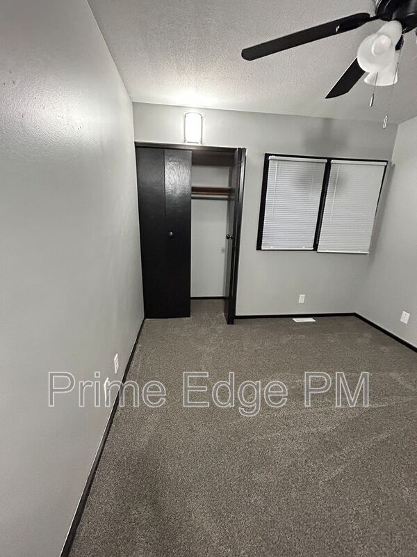 Building Photo - 1801 Ridgehaven Ct