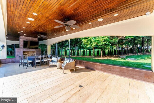 Building Photo - 860 Nicholas Run Dr