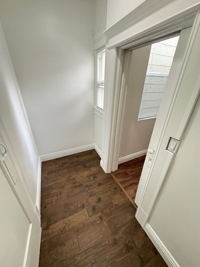 Building Photo - 1020-1024 Leavenworth Street