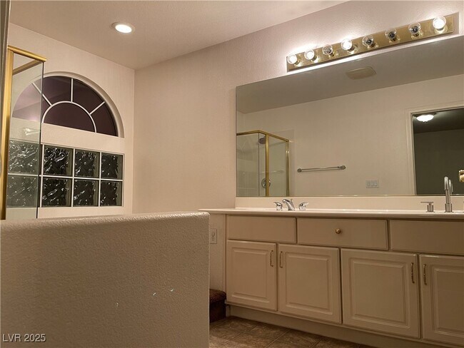 Building Photo - 10984 Fishers Island St