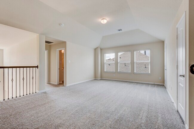 Building Photo - 173 Dina Ln