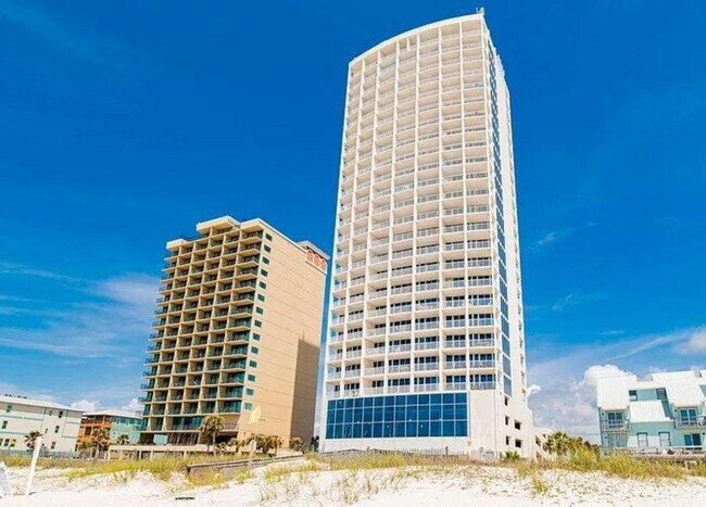 Building Photo - 521 W Beach Blvd