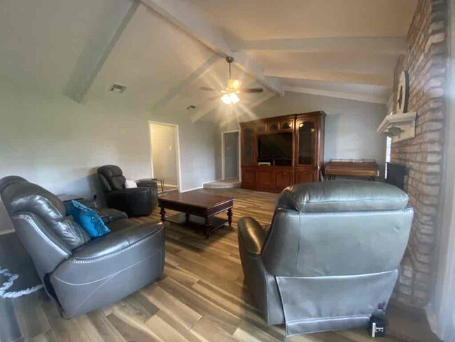 Building Photo - 387 Wildcat Creek Rd