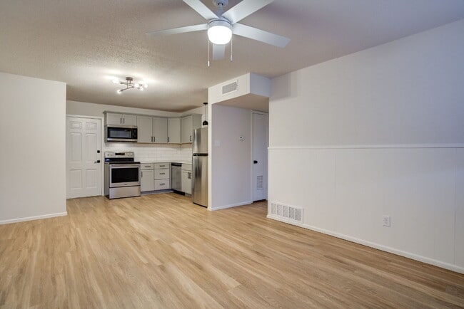 Building Photo - Newly Remodeled Properties in Levelland!!