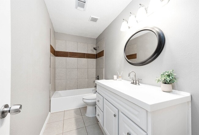 Building Photo - 17203 Kettle Creek Dr