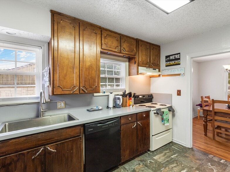 Building Photo - 3508 W Biddison St