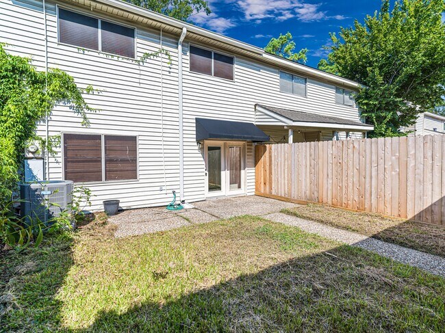 Building Photo - 1144 N Kirkwood Rd