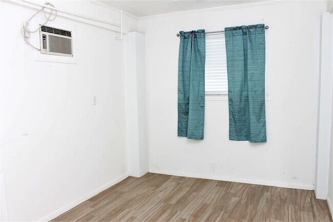 Building Photo - 78 Tarpon St