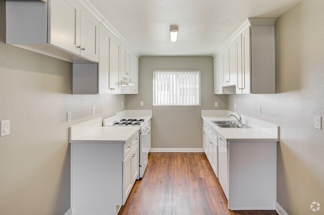 Interior Photo - Nicolet Apts