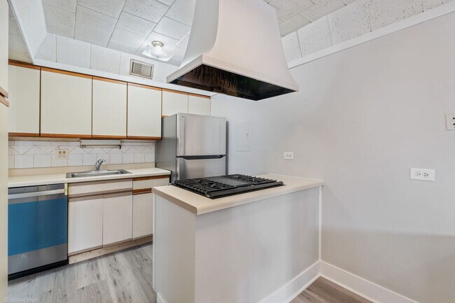 Building Photo - 1808 Fayette Walk