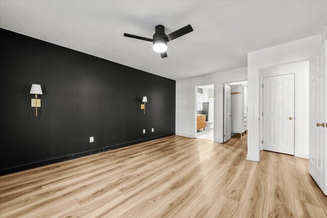 Building Photo - 43 S Lakeshore Dr