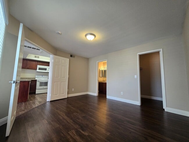 Building Photo - A Fabulous 2 Bedroom, 2 Bathroom condo at ...