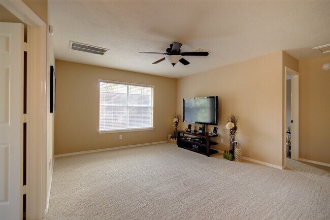 Building Photo - 142 W Russet Grove Cir