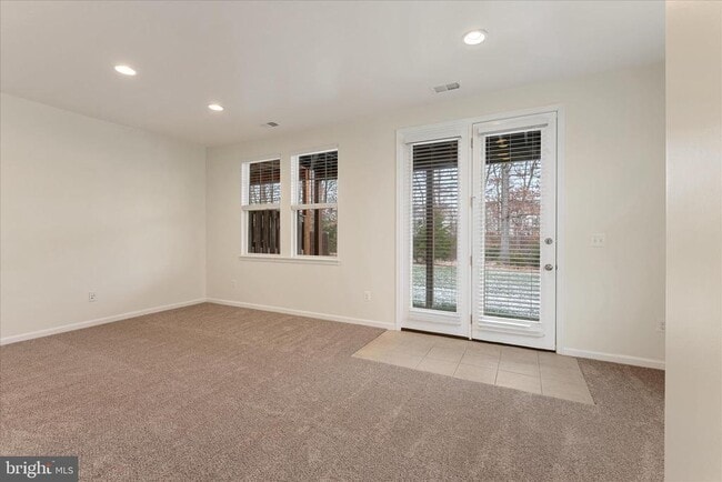 Building Photo - 109 Sequoia Dr