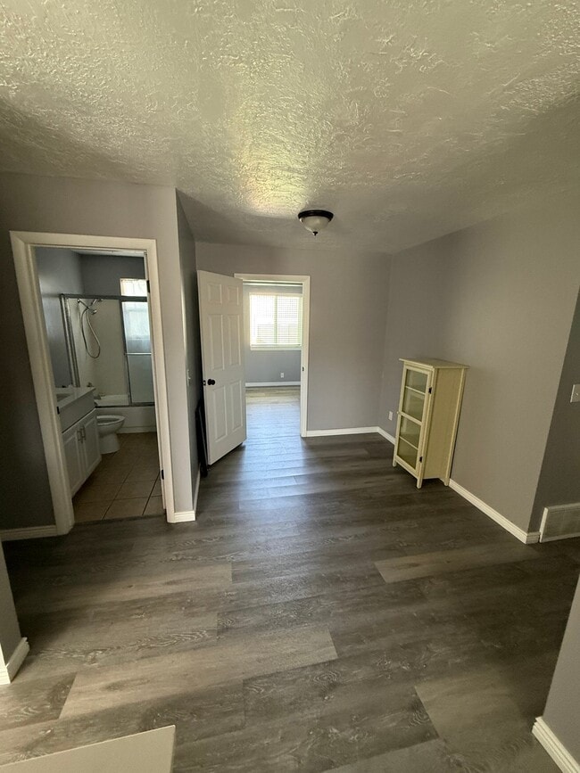 Building Photo - 3947 S State St