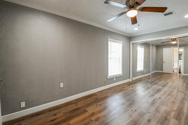 Building Photo - 3017 Barberry Dr