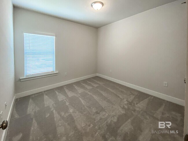 Building Photo - 324 Wickman Ave